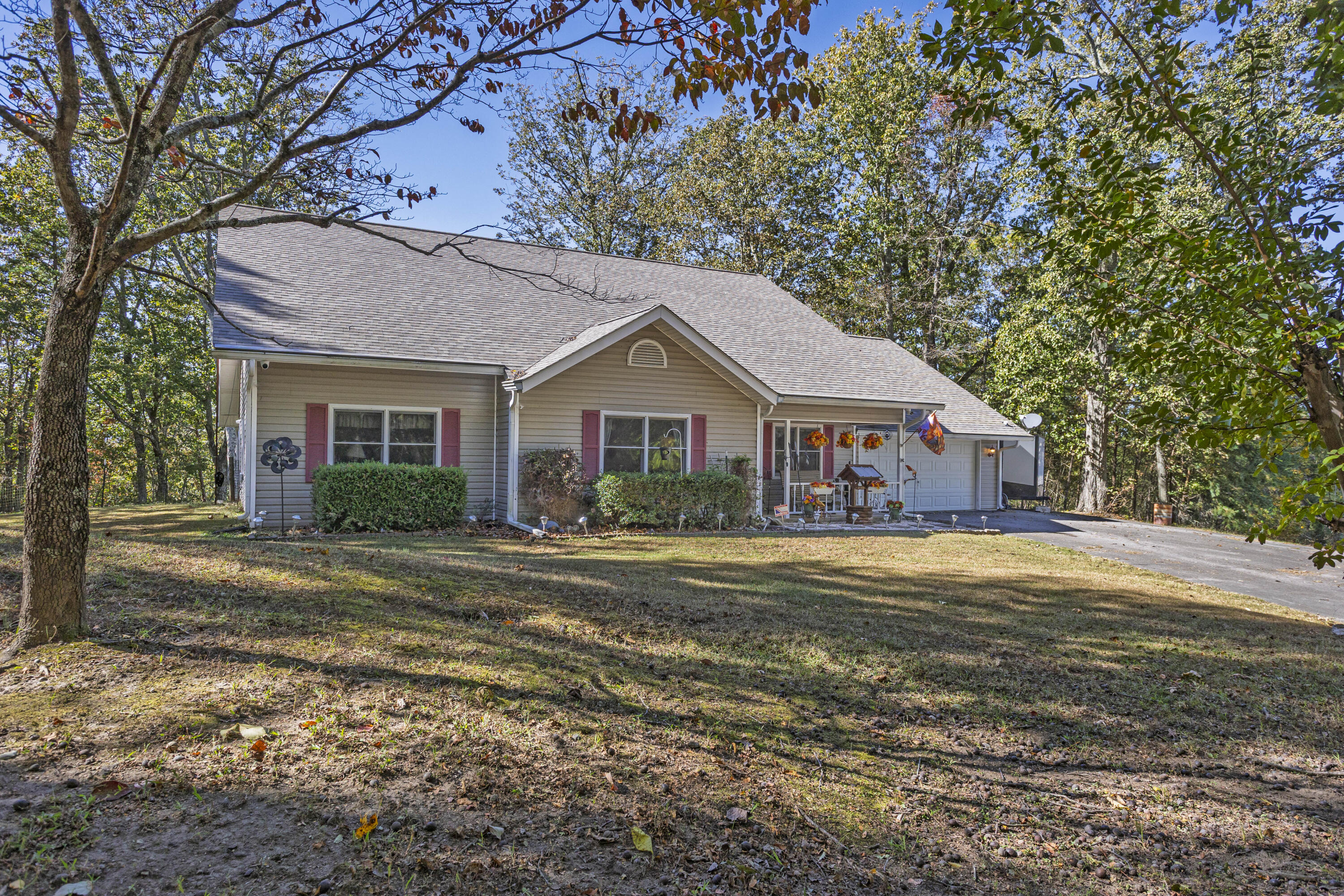1060 Spruce Drive Spring City, TN 37381 - Photo 38 of 42 01