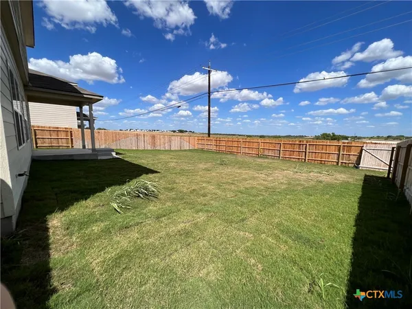 $2,350 | 741 Farmers, New Braunfels, TX 78130