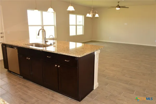 $2,350 | 741 Farmers, New Braunfels, TX 78130