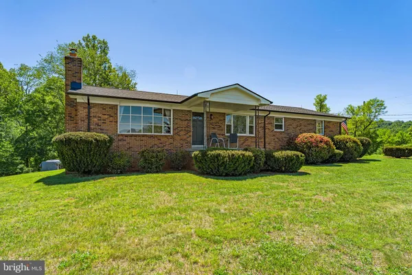 $550,000 | 13767 Crest Hill Road, Flint Hill, VA 22627