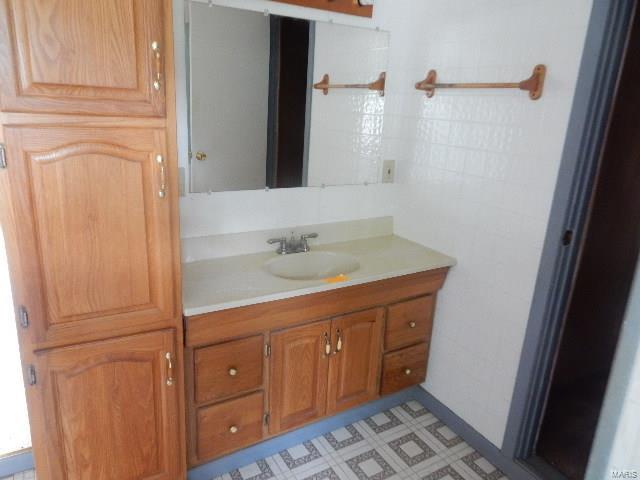 502 3rd Street Manchester, IL 62082 - Photo 12 of 15