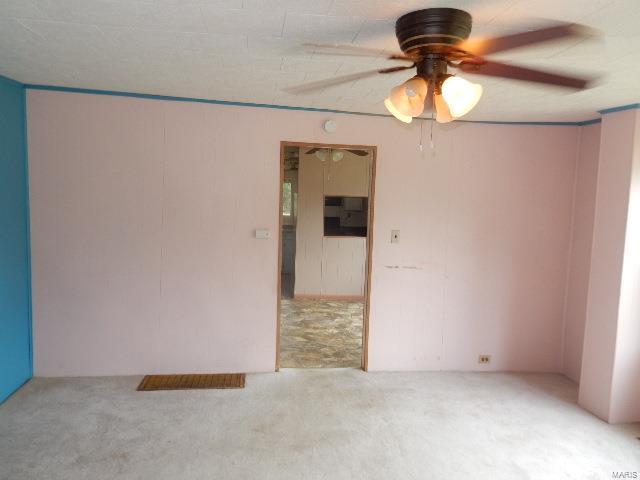 502 3rd Street Manchester, IL 62082 - Photo 3 of 15