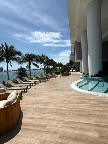 $6,700 | 700 Northeast 24th Street, Unit 4104, Miami, FL 33137