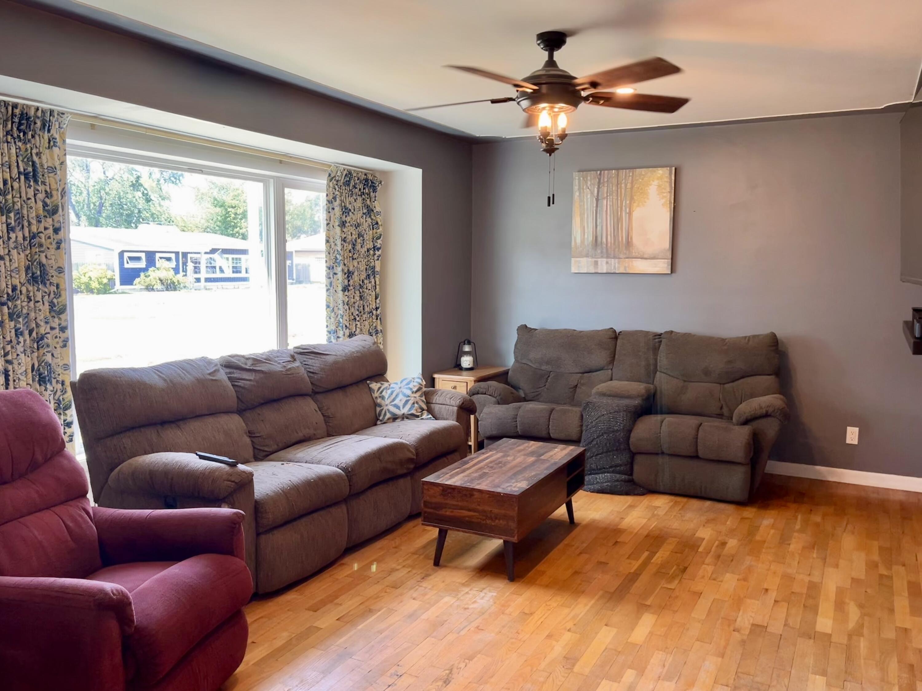 3074 Eastland Road Muskegon, MI 49441 - Photo 5 of 30 IMG_5602