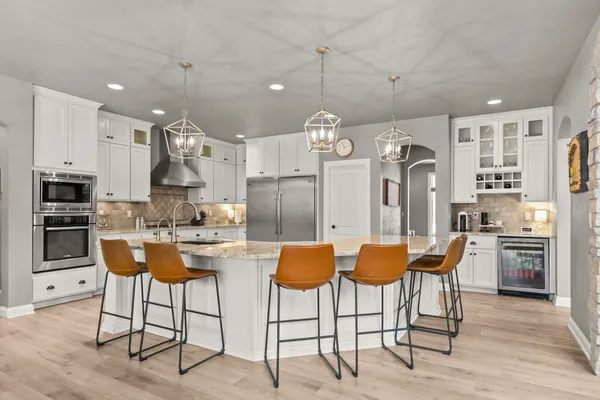 $940,000 | 657 Hideaway Court, Combined Locks, WI 54113