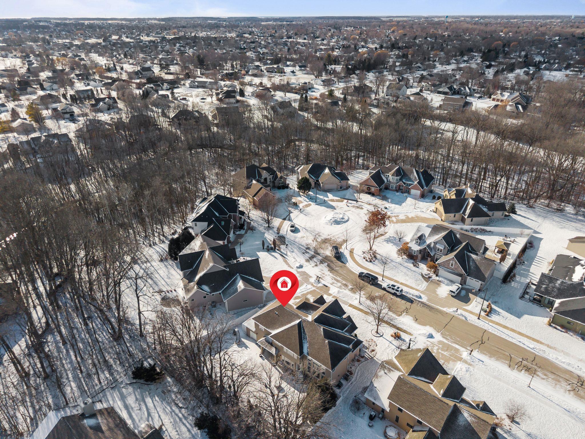 657 Hideaway Court Combined Locks, WI 54113 - Photo 2 of 55