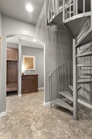 $940,000 | 657 Hideaway Court, Combined Locks, WI 54113