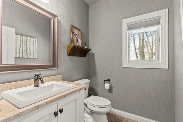 $940,000 | 657 Hideaway Court, Combined Locks, WI 54113