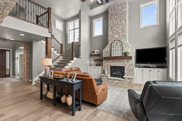 $940,000 | 657 Hideaway Court, Combined Locks, WI 54113