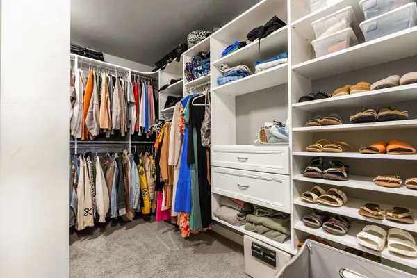 $940,000 | 657 Hideaway Court, Combined Locks, WI 54113