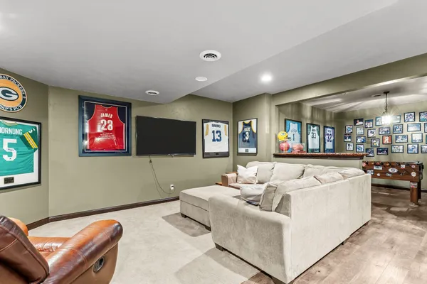 $940,000 | 657 Hideaway Court, Combined Locks, WI 54113