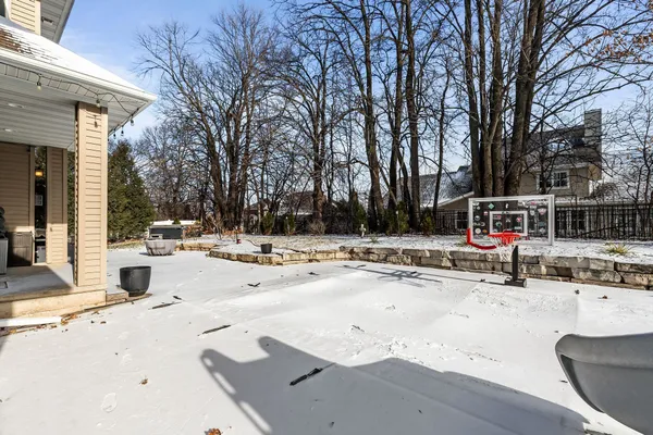 $940,000 | 657 Hideaway Court, Combined Locks, WI 54113