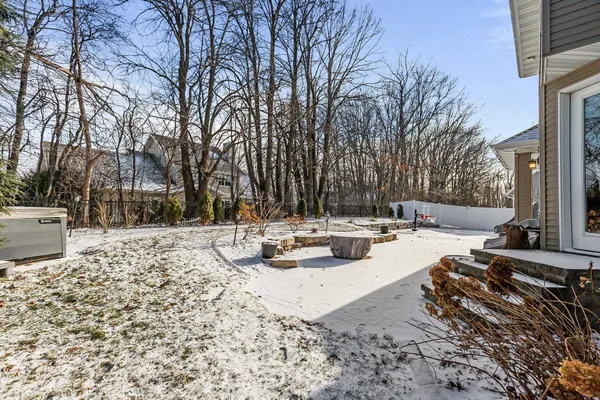 $940,000 | 657 Hideaway Court, Combined Locks, WI 54113