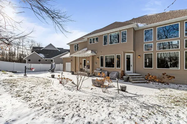 $940,000 | 657 Hideaway Court, Combined Locks, WI 54113