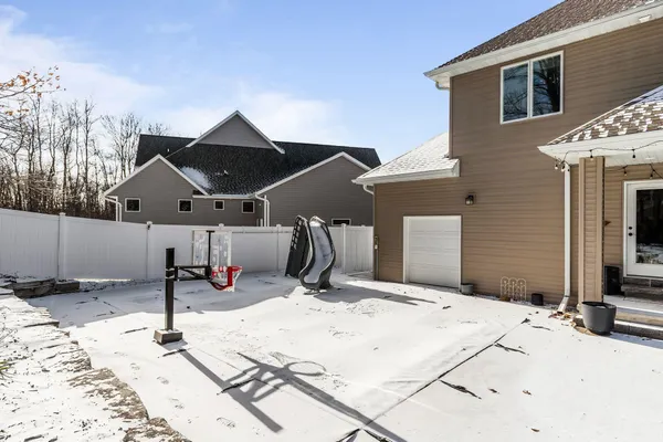 $940,000 | 657 Hideaway Court, Combined Locks, WI 54113