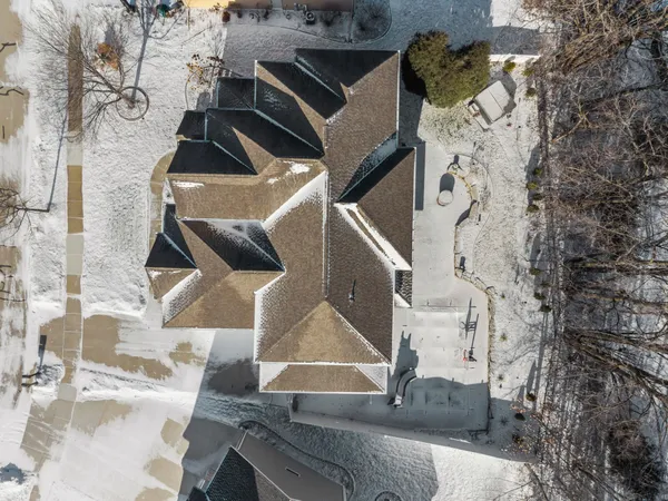 $940,000 | 657 Hideaway Court, Combined Locks, WI 54113