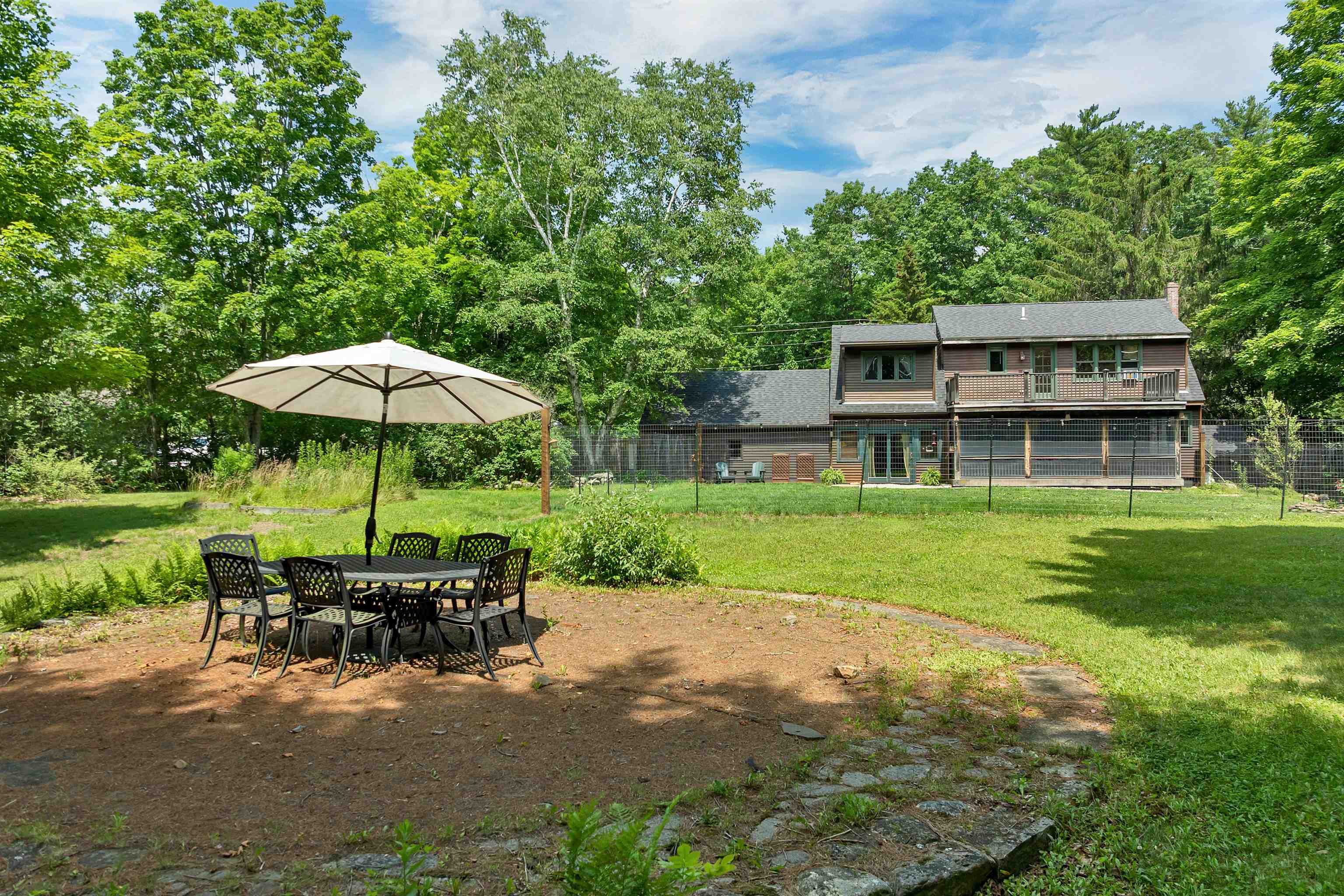558 Province Road Belmont, NH 03220 - Photo 2 of 48