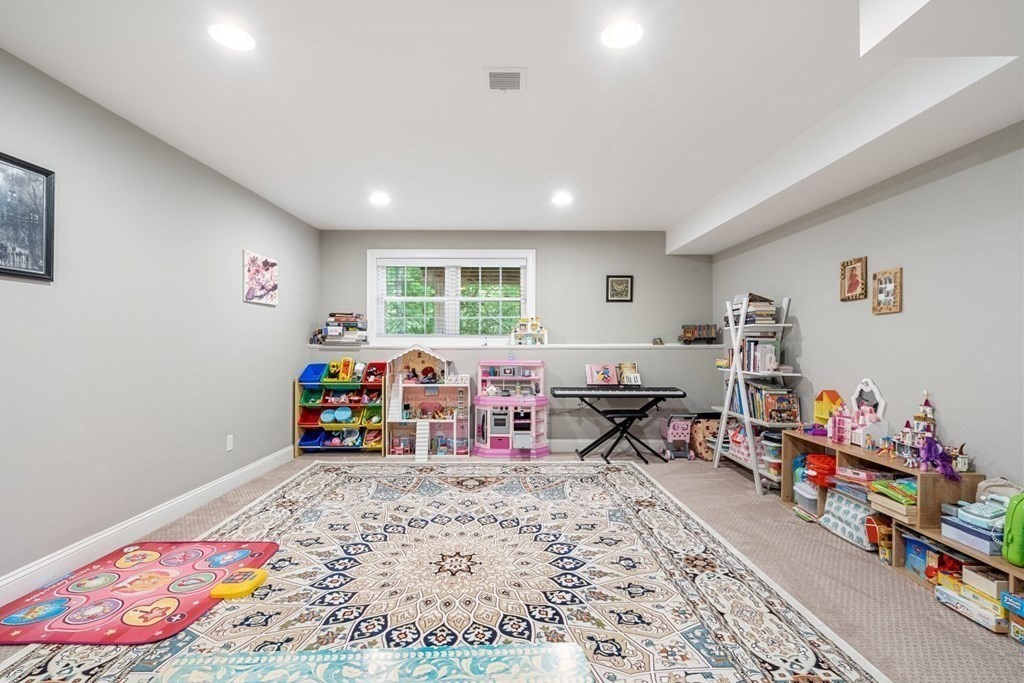26 Redwing Road Wellesley, MA 02481 - Photo 32 of 42