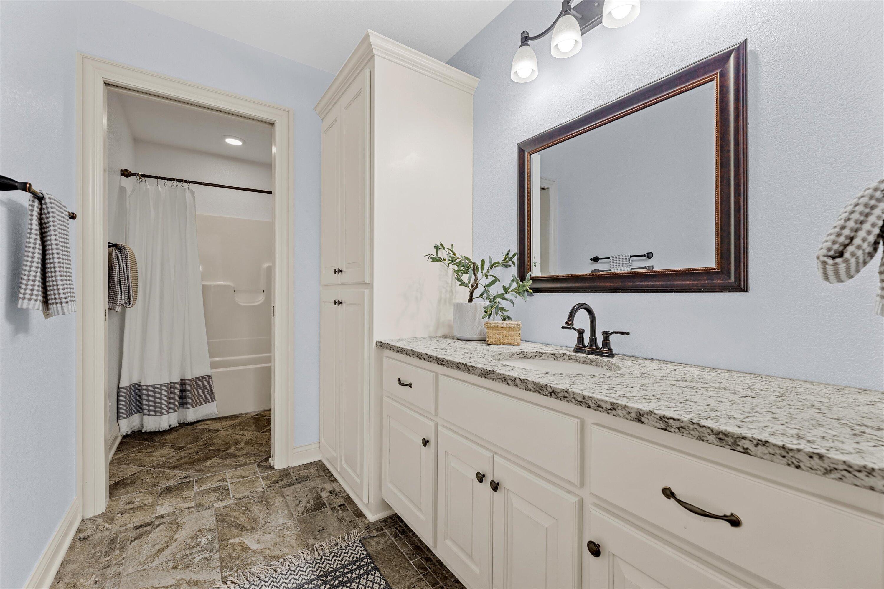 N94-w25549 Norwauk Road Colgate, WI 53017 - Photo 31 of 45 2nd floor full bath