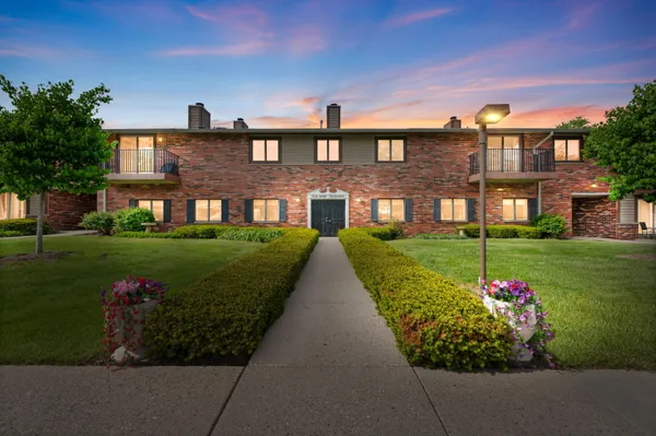 $122,900 | N84w15979 Menomonee Avenue, Unit 109, Menomonee Falls, WI 53051