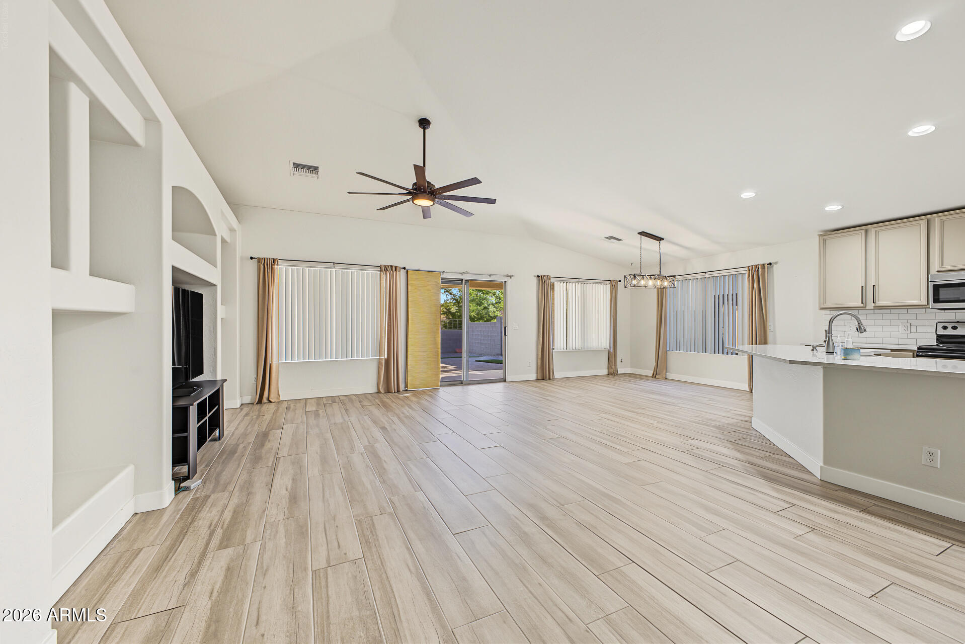 2521 West Darrel Road Phoenix, AZ 85041 - Photo 12 of 43 14-Darrel