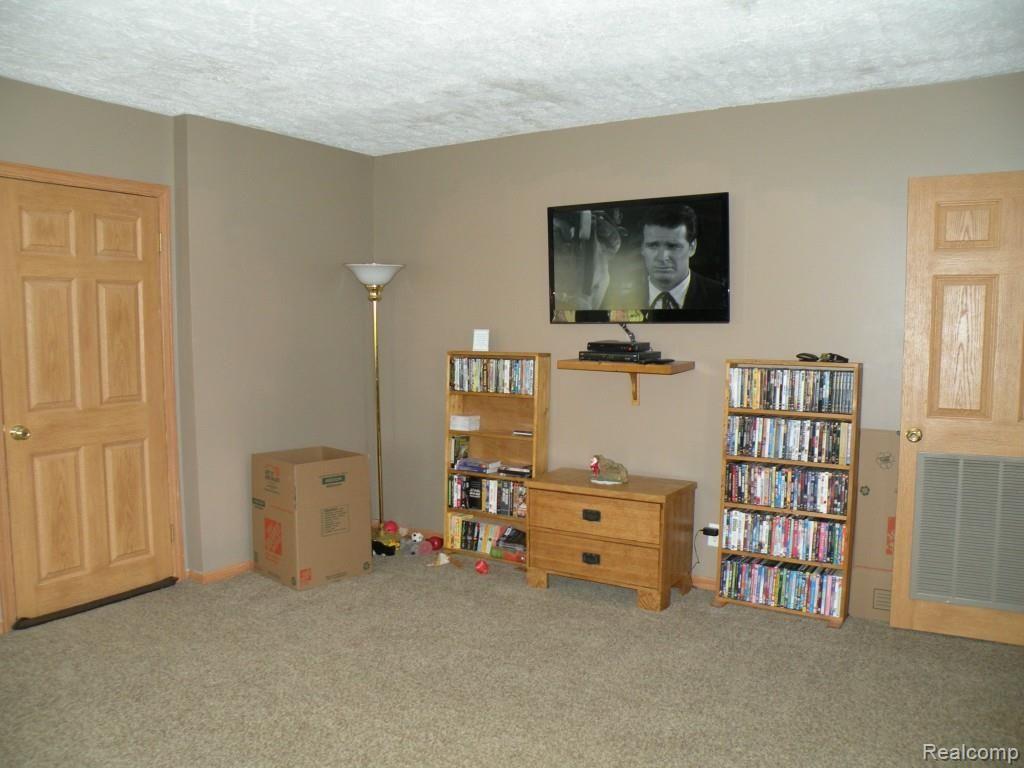 6438 Kelly Road Yale, MI 48097 - Photo 19 of 29 DSCN7688.jpg