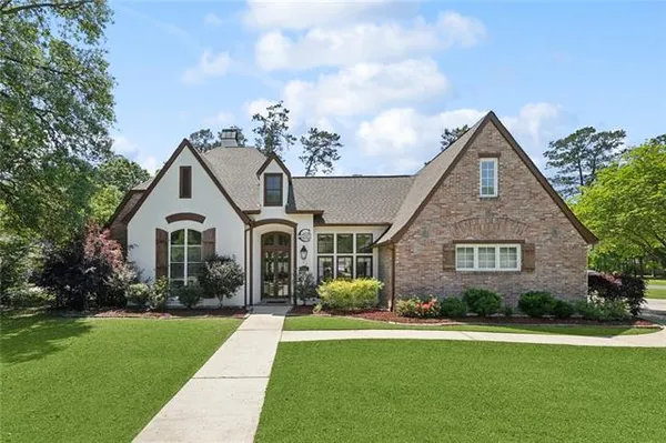 $730,000 | 204 Tchefuncte Parc Court, Madisonville, LA 70447