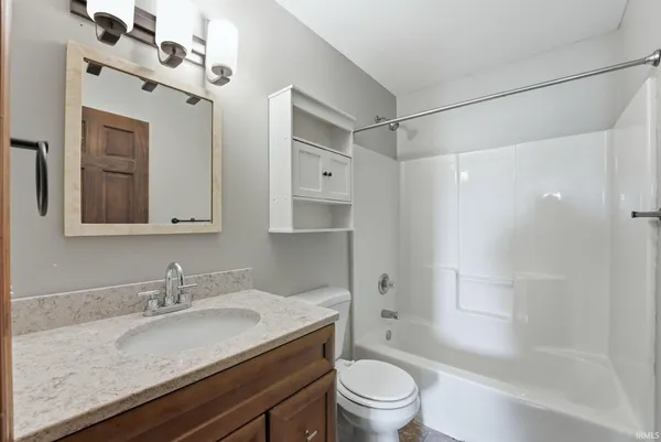 $349,000 | 302 Willard Drive, Auburn, IN 46706