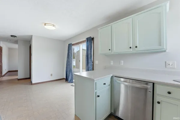 $349,000 | 302 Willard Drive, Auburn, IN 46706