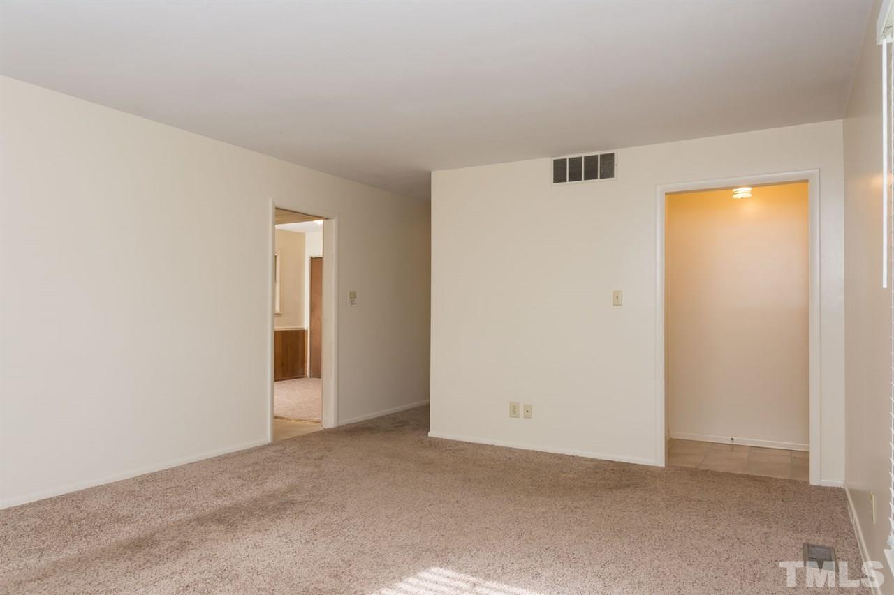 500 Pinecroft Drive Raleigh, NC 27609 - Photo 5 of 21 a view of an empty room