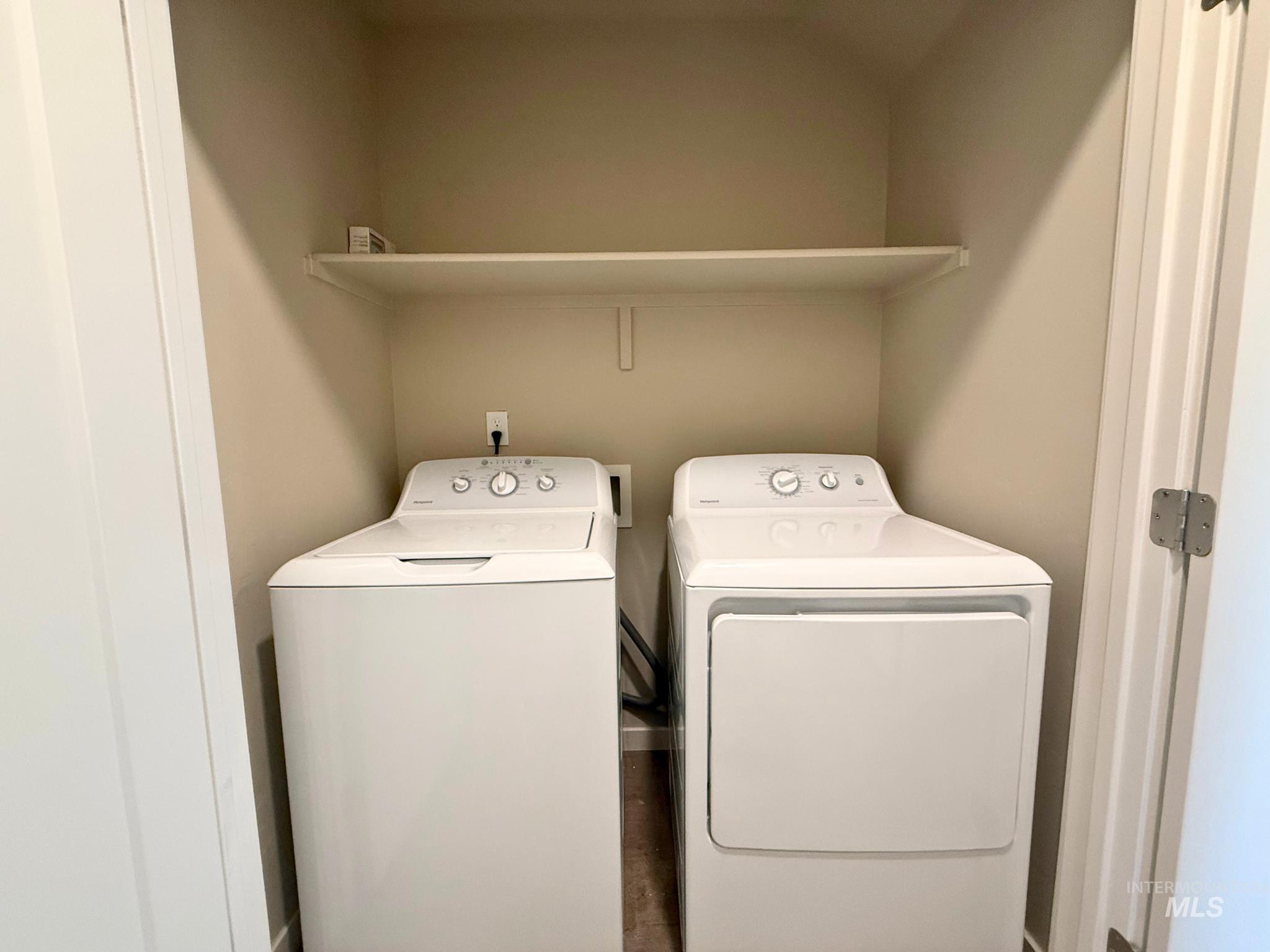 616 North 44th Street Nampa, ID 83687 - Photo 11 of 18 Laundry area featuring separate washer and dryer