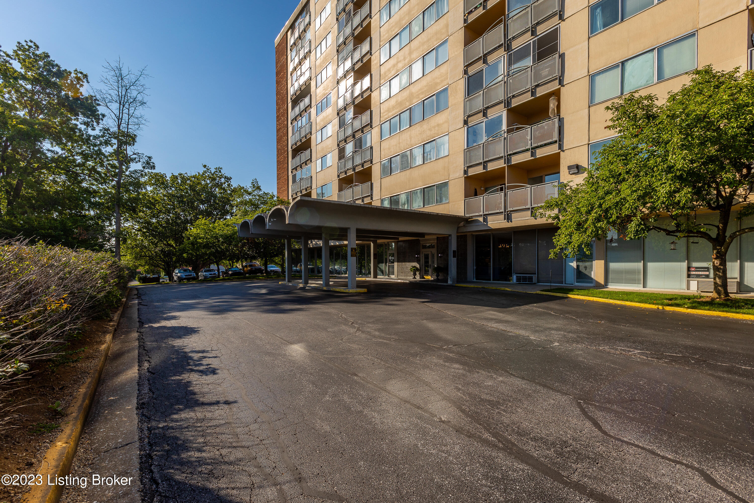 2121 Nicholasville Road, Unit 402 Lexington, KY 40503 - Photo 32 of 39 Continental Towers