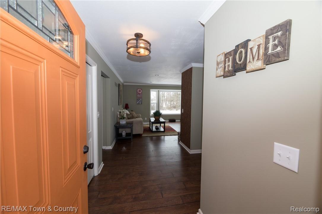9440 Beecher Road Flushing, MI 48433 - Photo 3 of 40 3.jpg