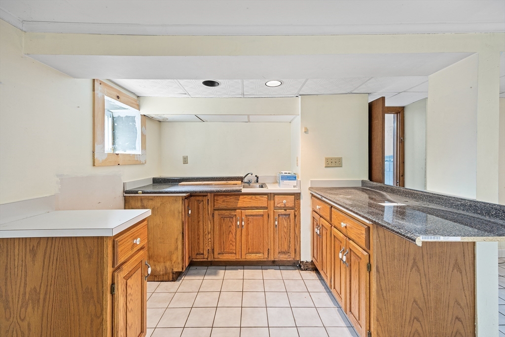 19 R Randall Street Taunton, MA 02780 - Photo 31 of 39