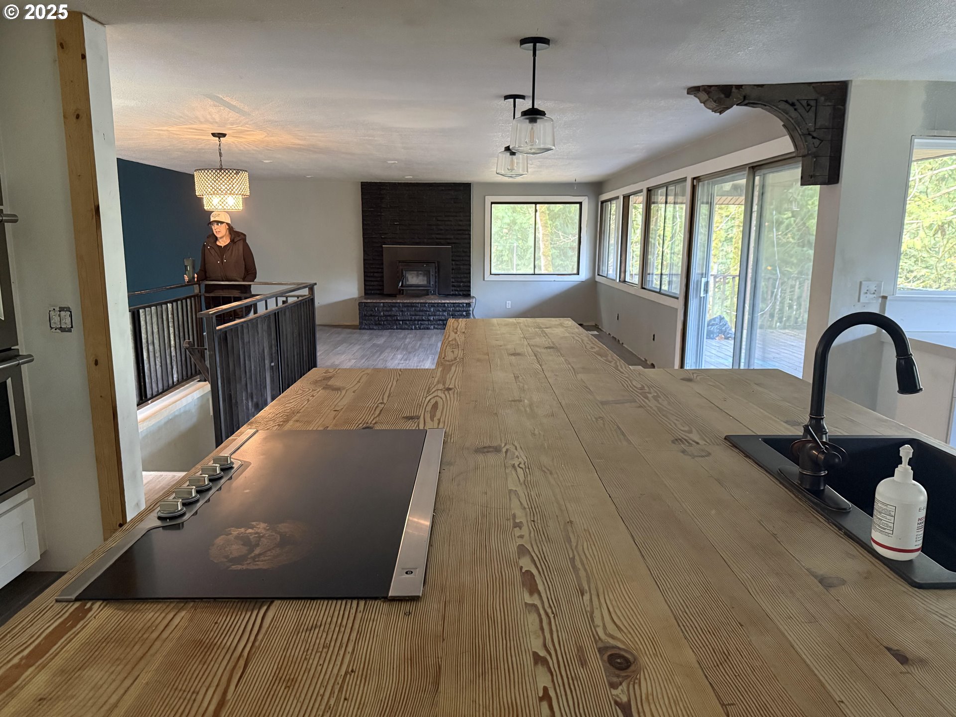 33320 Southeast Francis Street Gresham, OR 97080 - Photo 6 of 40 a living room with furniture