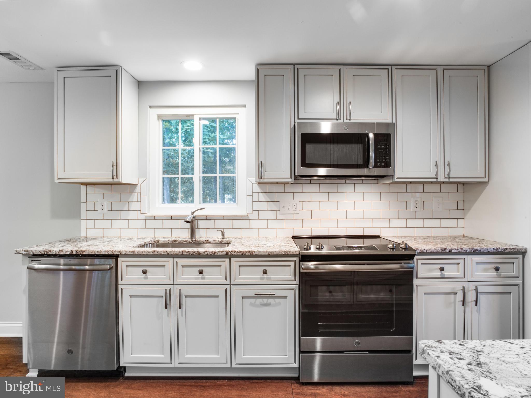 4511 Cub Run Road Chantilly, VA 20151 - Photo 9 of 30 Kitchen