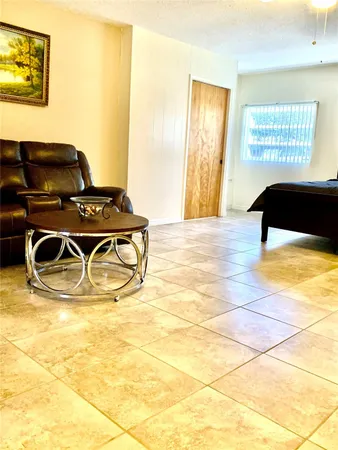 $1,700 | 318 Southwest 67th Terrace, Unit B, Pembroke Pines, FL 33023