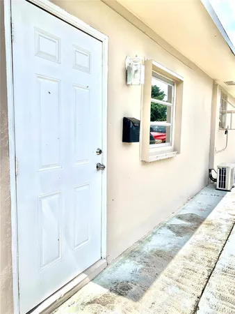 $1,700 | 318 Southwest 67th Terrace, Unit B, Pembroke Pines, FL 33023