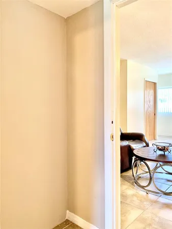 $1,700 | 318 Southwest 67th Terrace, Unit B, Pembroke Pines, FL 33023