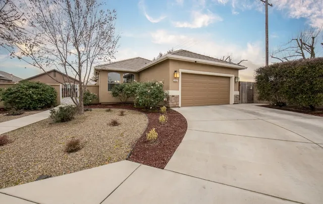 $405,000 | 352 South Wind Court, Visalia, CA 93292
