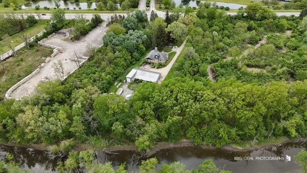 $1,200,000 | 91 South Milwaukee Avenue, Vernon Hills, IL 60061