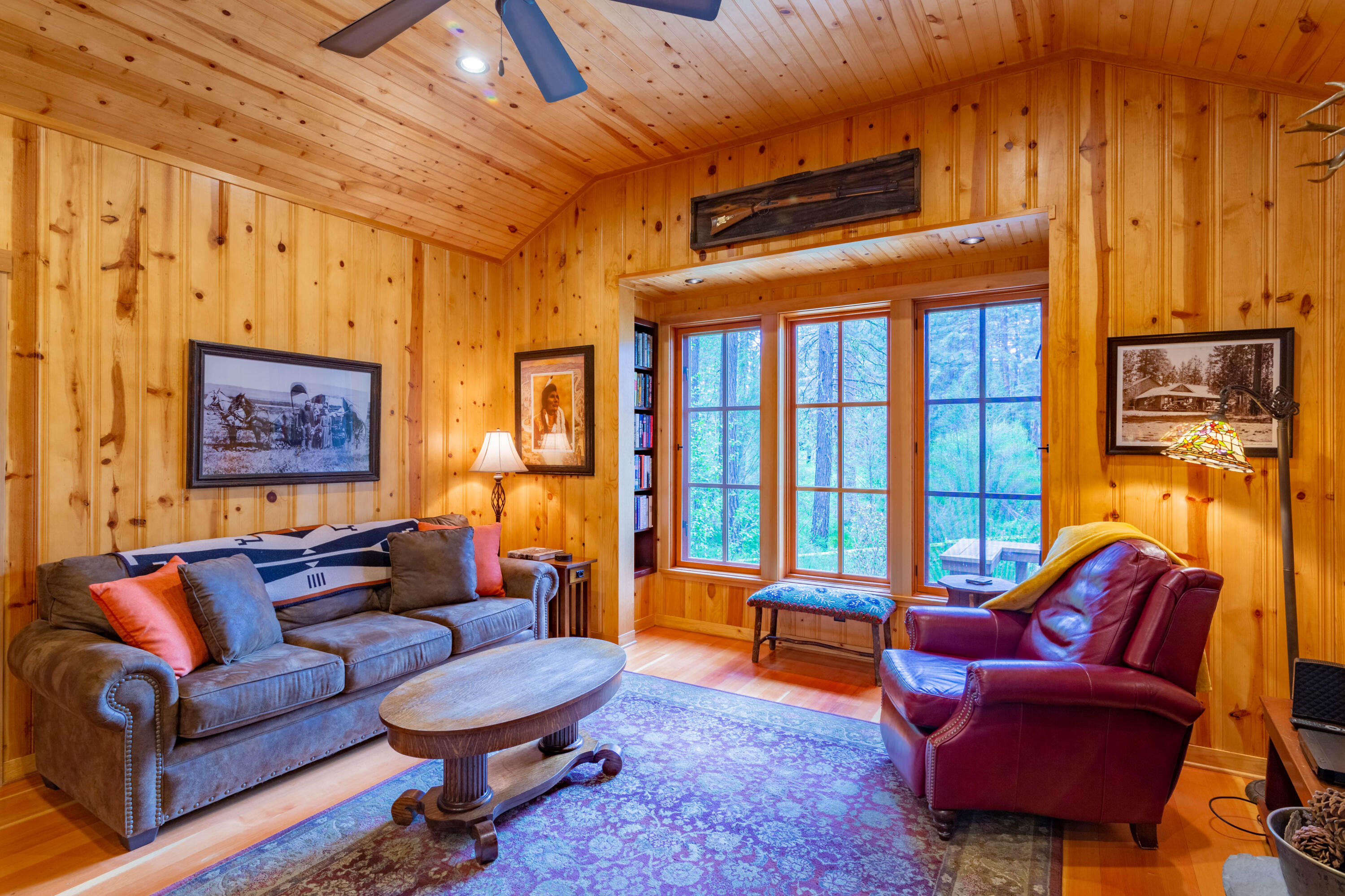13375 Southwest Forest Service Road, Unit 26 U2 Camp Sherman, OR 97730 - Photo 10 of 25 metolius-river-luxury-cabin-26-livingroo