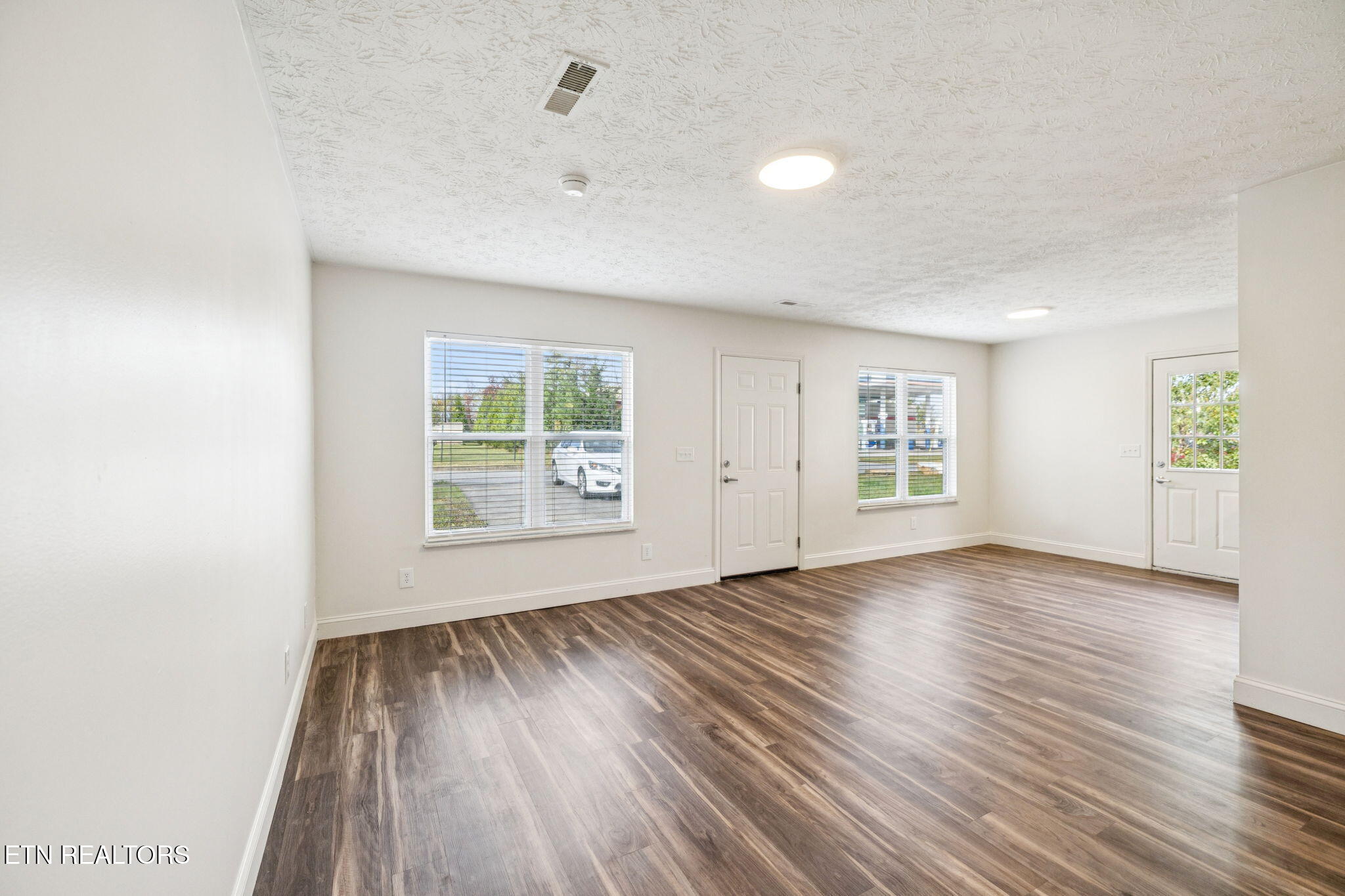 4-614 Wright Rd - 007