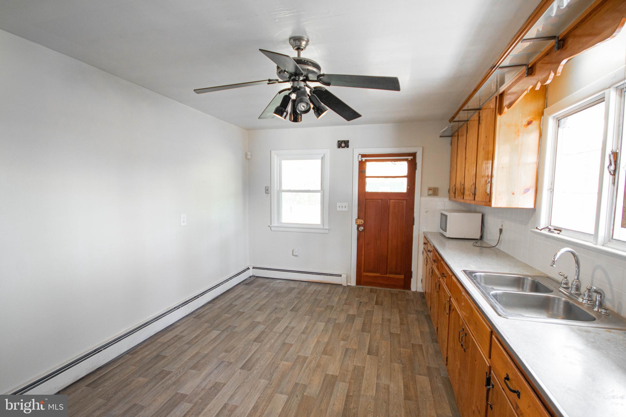 20872 Nanticoke Road Bivalve, MD 21814 - Photo 11 of 33 Kitchen