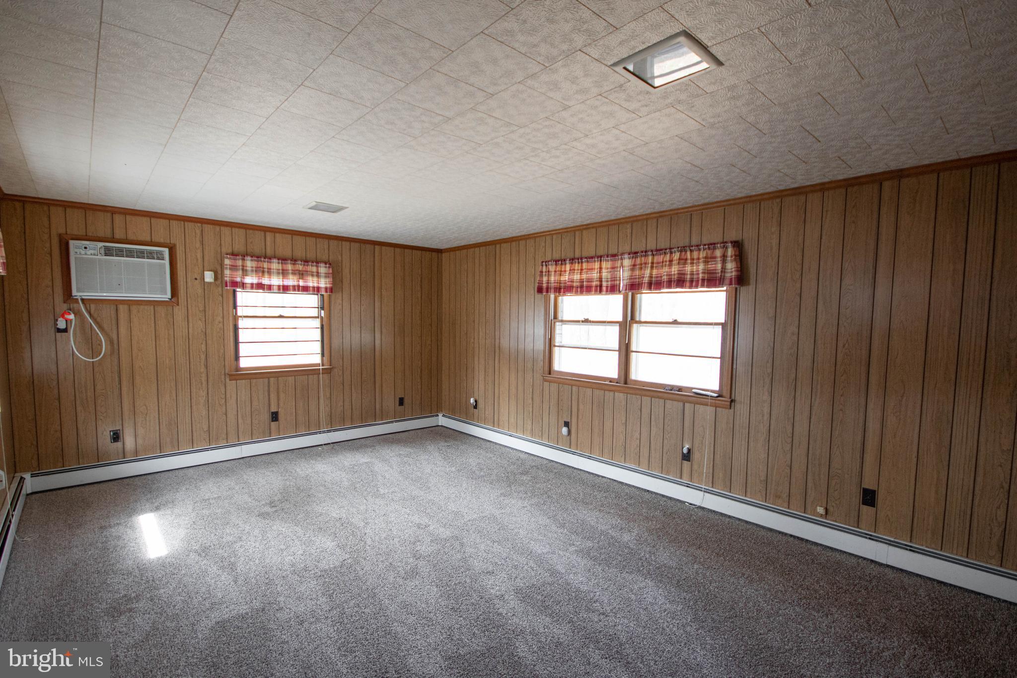 20872 Nanticoke Road Bivalve, MD 21814 - Photo 22 of 33 Family room