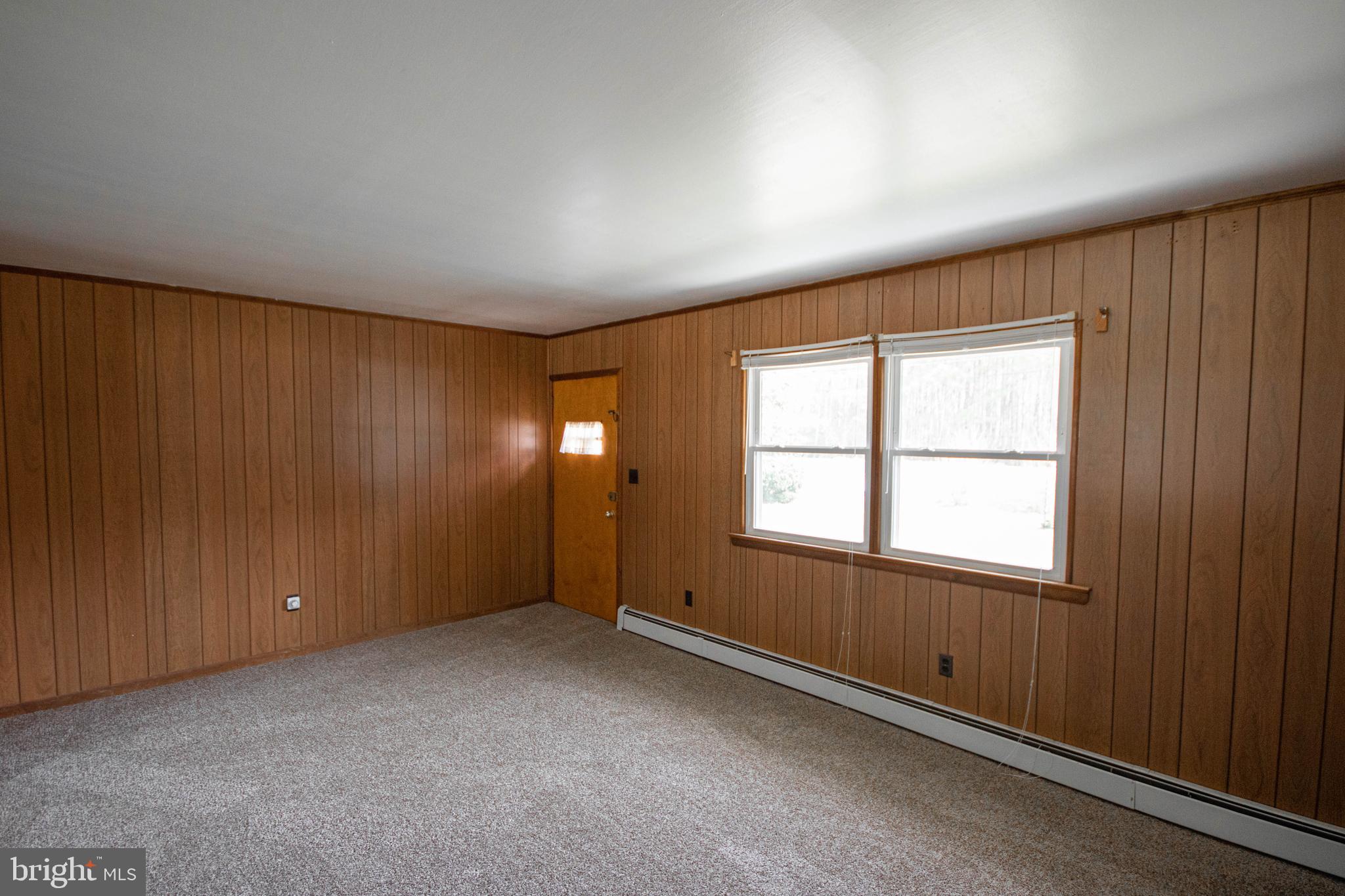 20872 Nanticoke Road Bivalve, MD 21814 - Photo 8 of 33 Living room