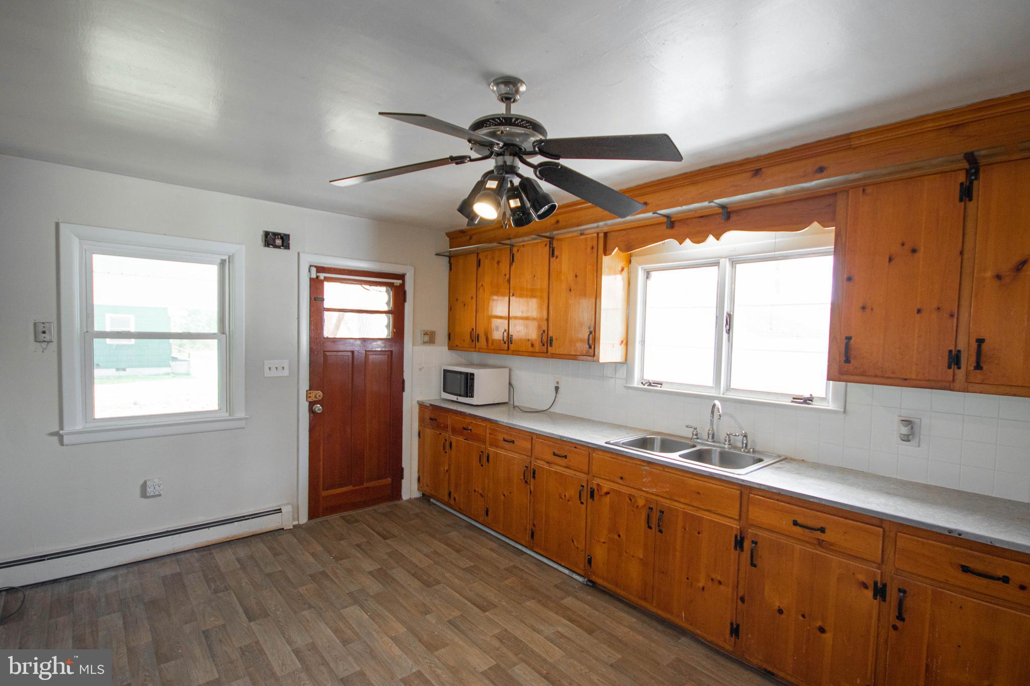 20872 Nanticoke Road Bivalve, MD 21814 - Photo 10 of 33 Kitchen