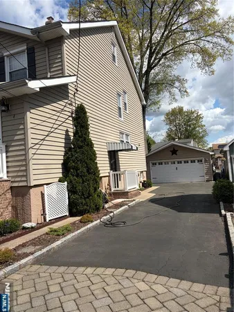 $1,800 | 829 Elm Avenue, Ridgefield, NJ 07657