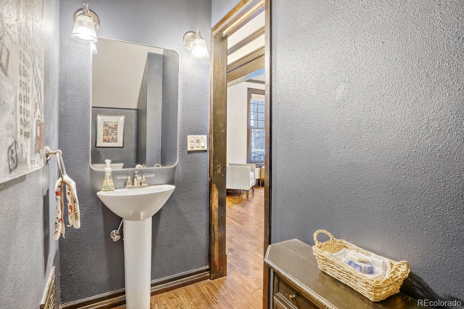 2209 Ash Street Denver, CO 80207 - Photo 16 of 37