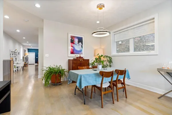 $949,000 | 3033 North Clybourn Avenue, Unit 1, Chicago, IL 60618